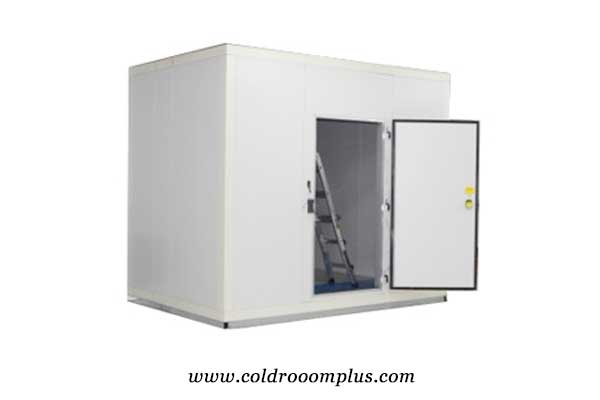 cold room hinged door for cold room run in Bahrain