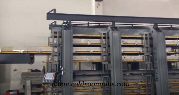 Cold room panels manufacture machine