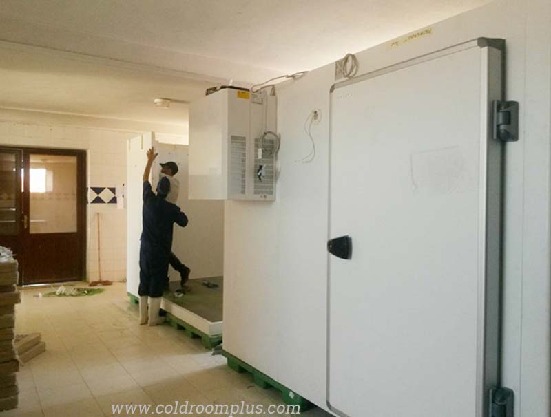 Sliding-door-for-fruit-cold-room Sliding door for fruit cold room